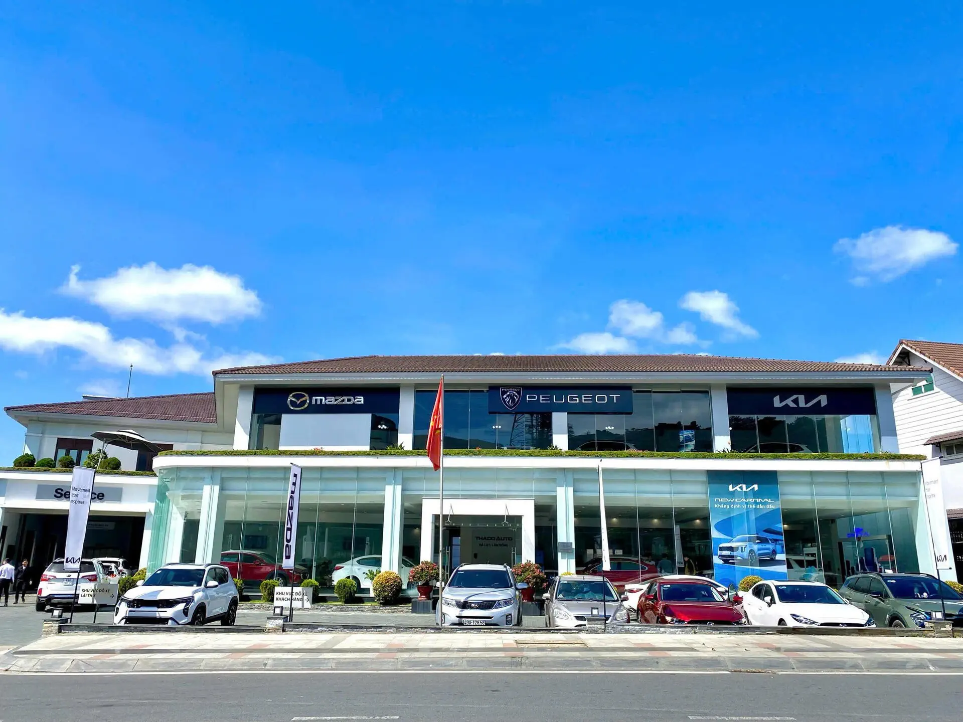SHOWROOM KIA - MAZDA - PEUGEOT - BMW ĐÀ LẠT