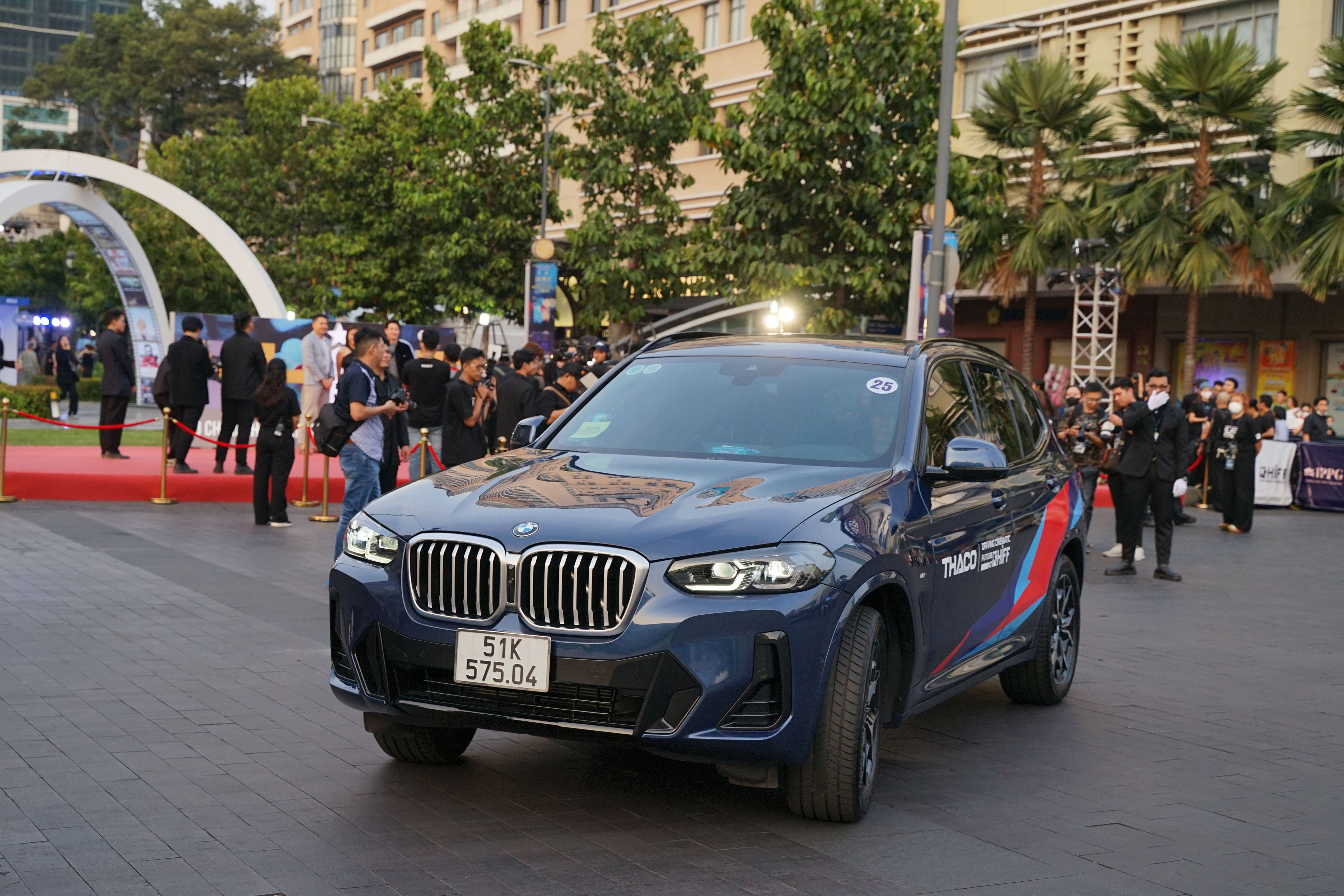 3. BMW X3 1