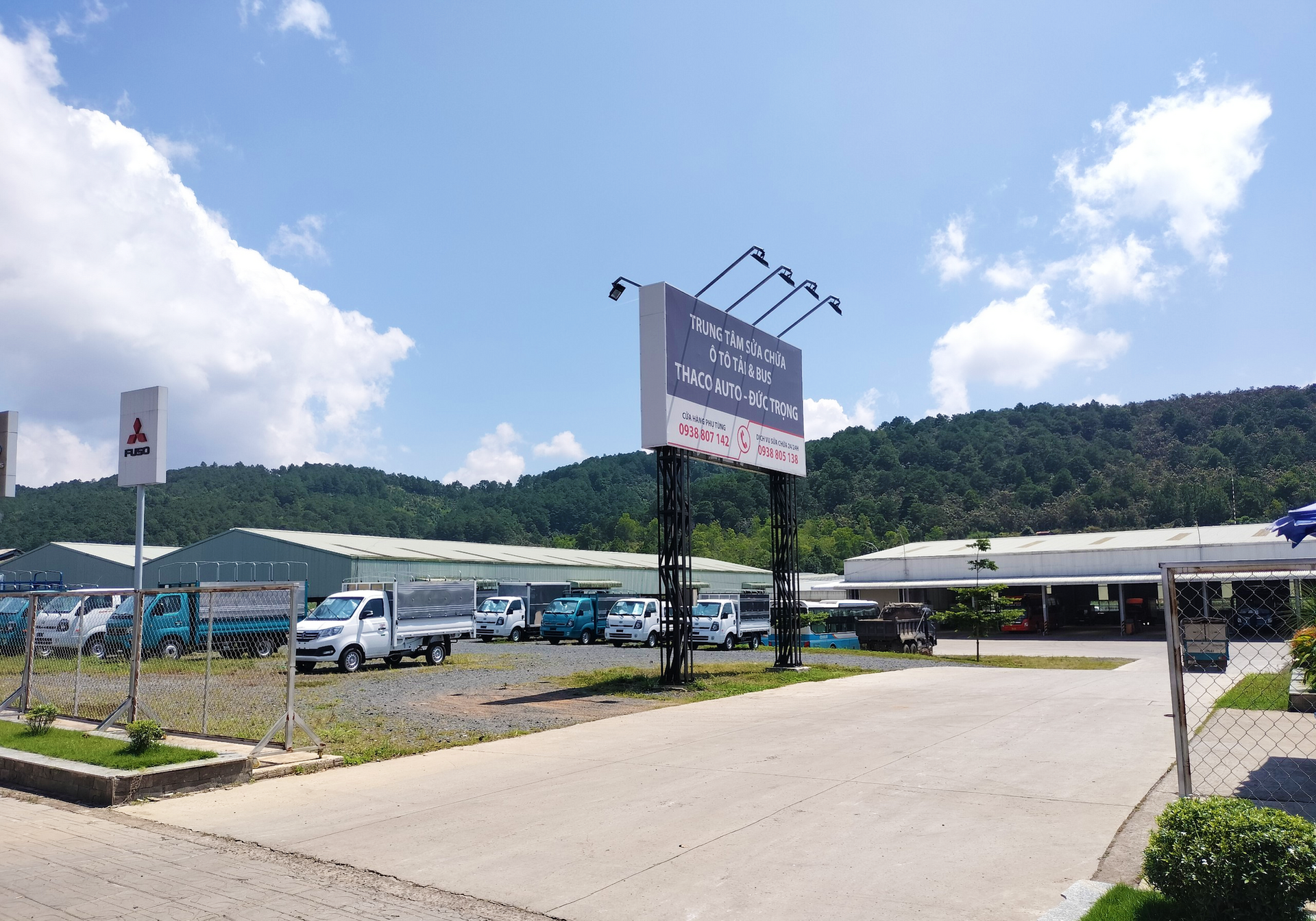 Khu trưng bày Tải Bus Đức Trọng